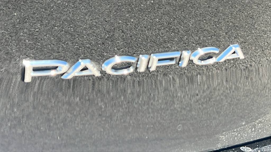 Thumbnail: 2027 Chrysler Pacifica - 7