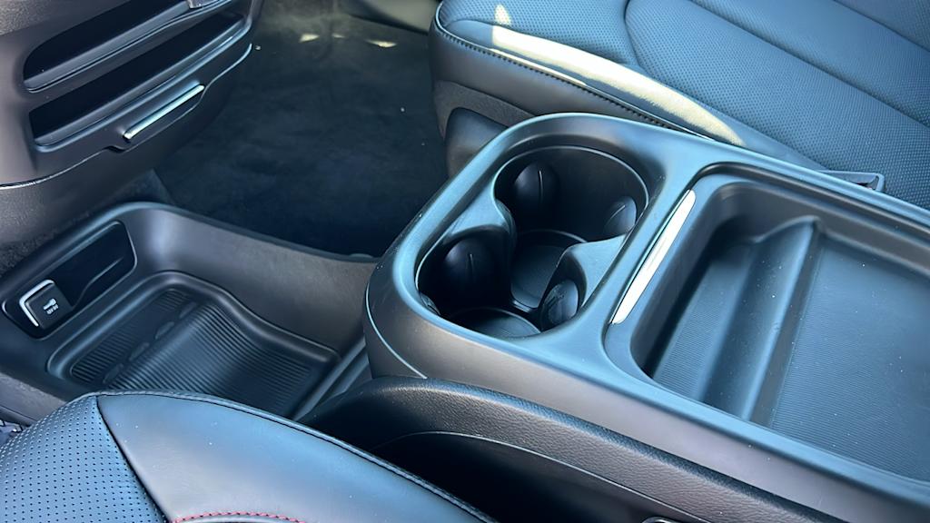 Thumbnail: 2027 Chrysler Pacifica - 14