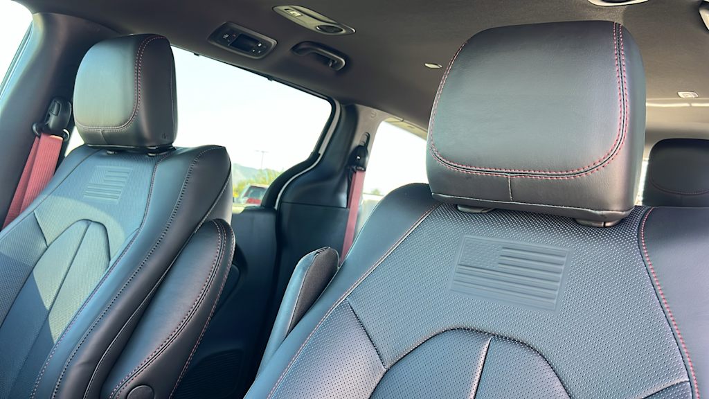 Thumbnail: 2027 Chrysler Pacifica - 9