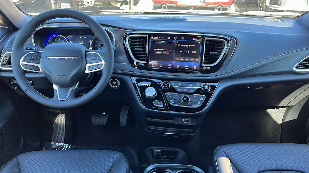 Thumbnail: 2027 Chrysler Pacifica - 12