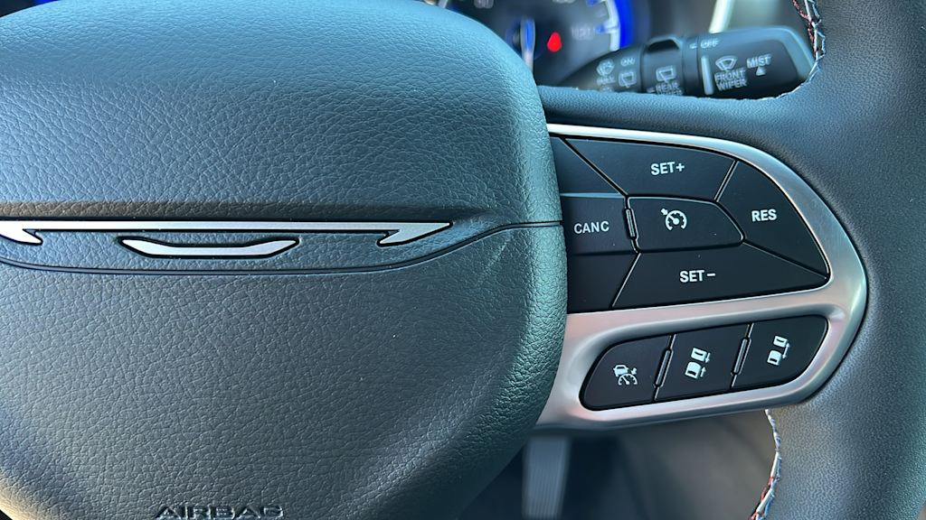 Thumbnail: 2027 Chrysler Pacifica - 25