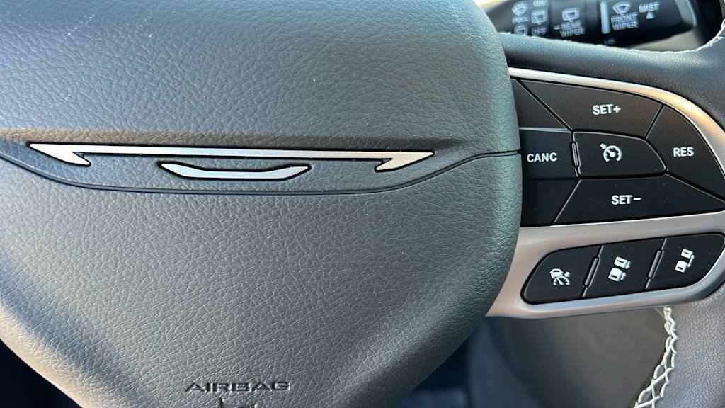 Thumbnail: 2027 Chrysler Pacifica - 25