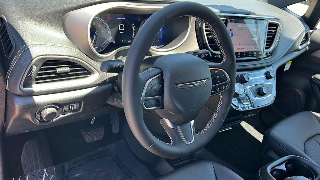 Thumbnail: 2027 Chrysler Pacifica - 12