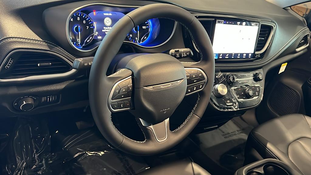Thumbnail: 2027 Chrysler Pacifica - 2