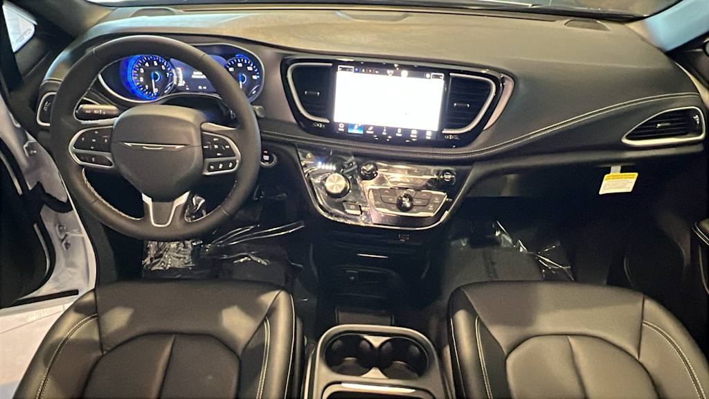 Thumbnail: 2027 Chrysler Pacifica - 13