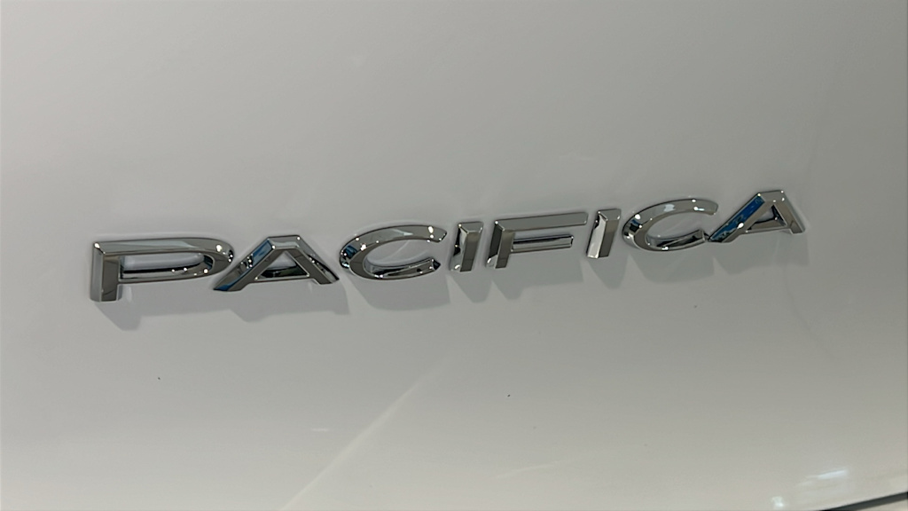 Thumbnail: 2027 Chrysler Pacifica - 7