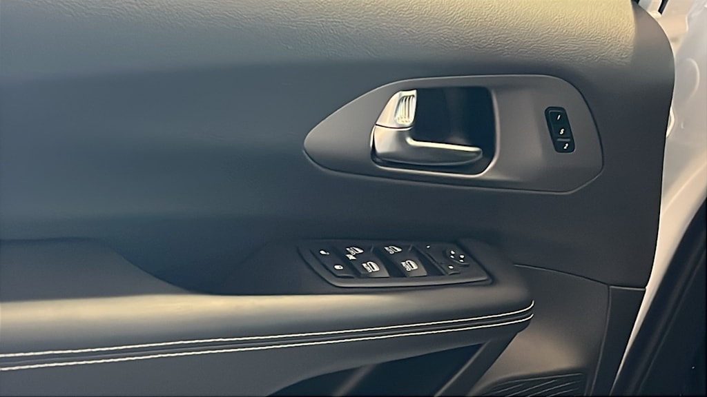 Thumbnail: 2027 Chrysler Pacifica - 26