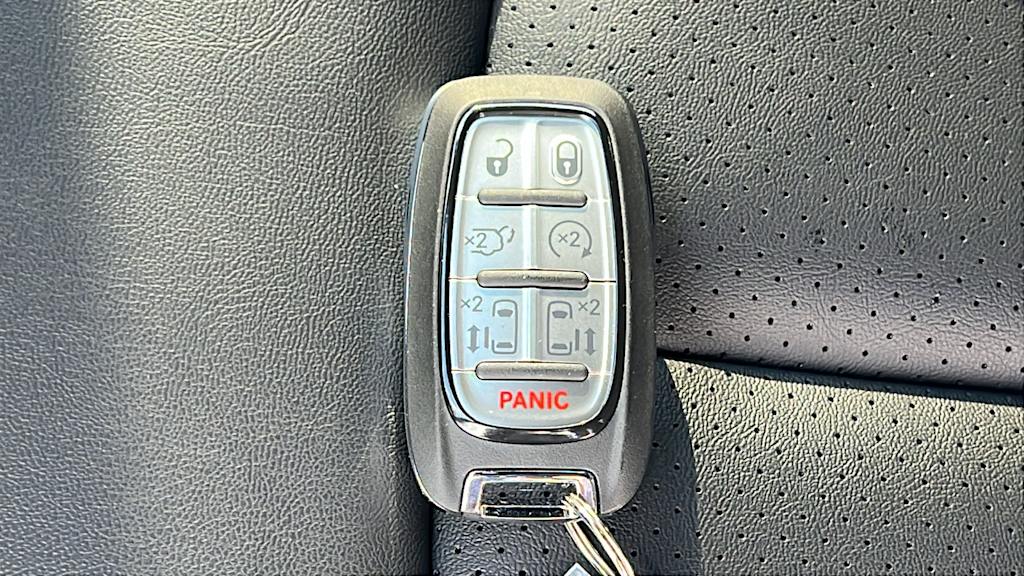 Thumbnail: 2026 Chrysler Pacifica - 17