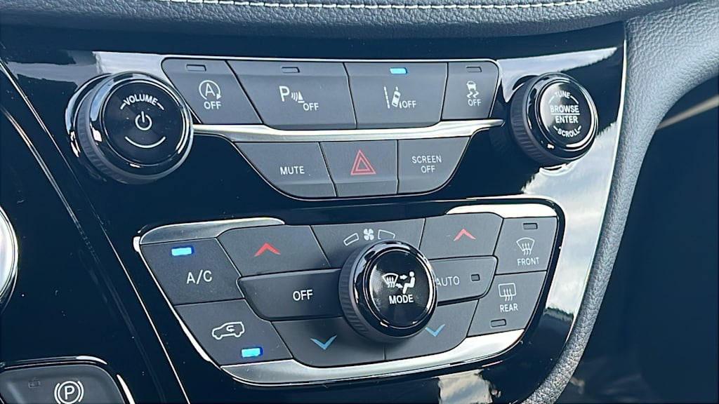 Thumbnail: 2026 Chrysler Pacifica - 22