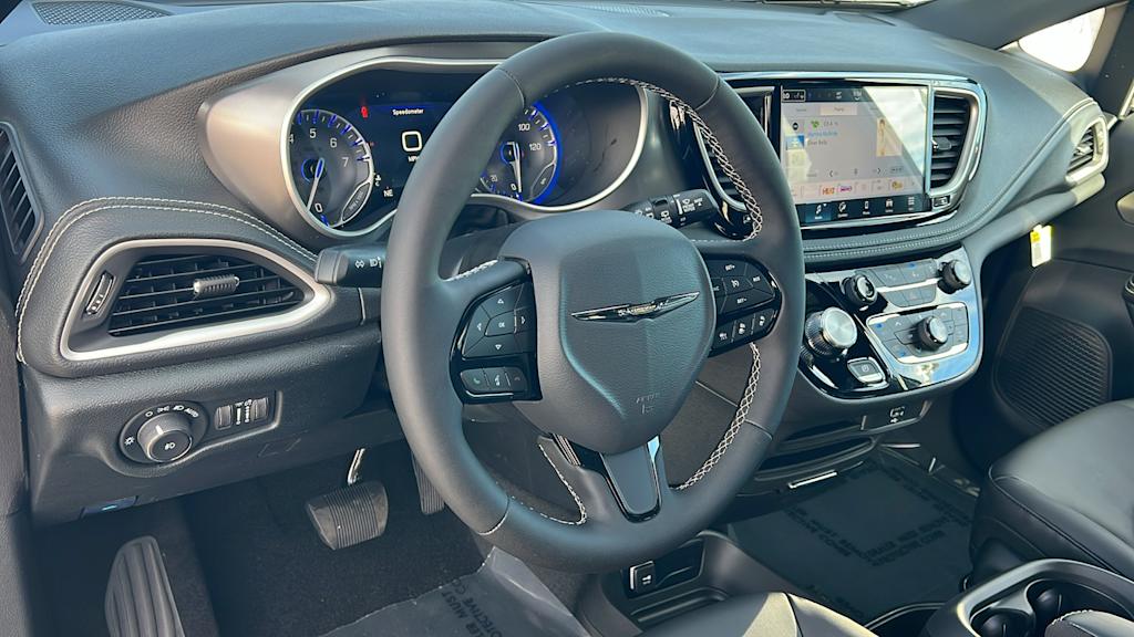 Thumbnail: 2026 Chrysler Pacifica - 2