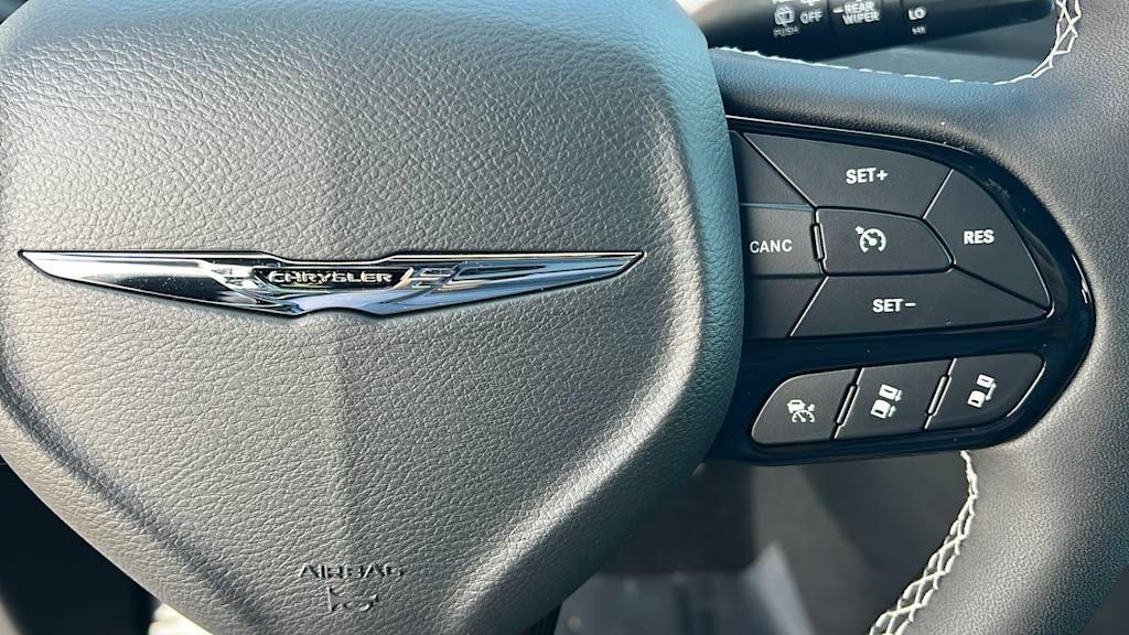 Thumbnail: 2026 Chrysler Pacifica - 26