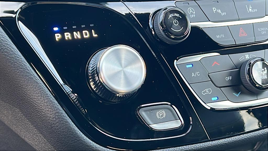 Thumbnail: 2026 Chrysler Pacifica - 15