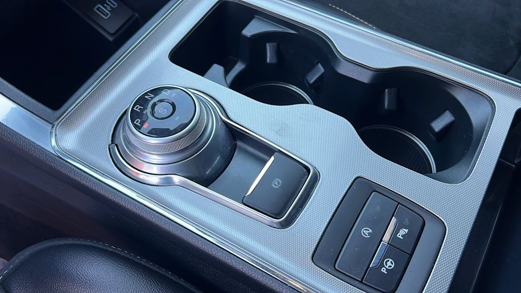 Thumbnail: 2022 Ford Edge - 14
