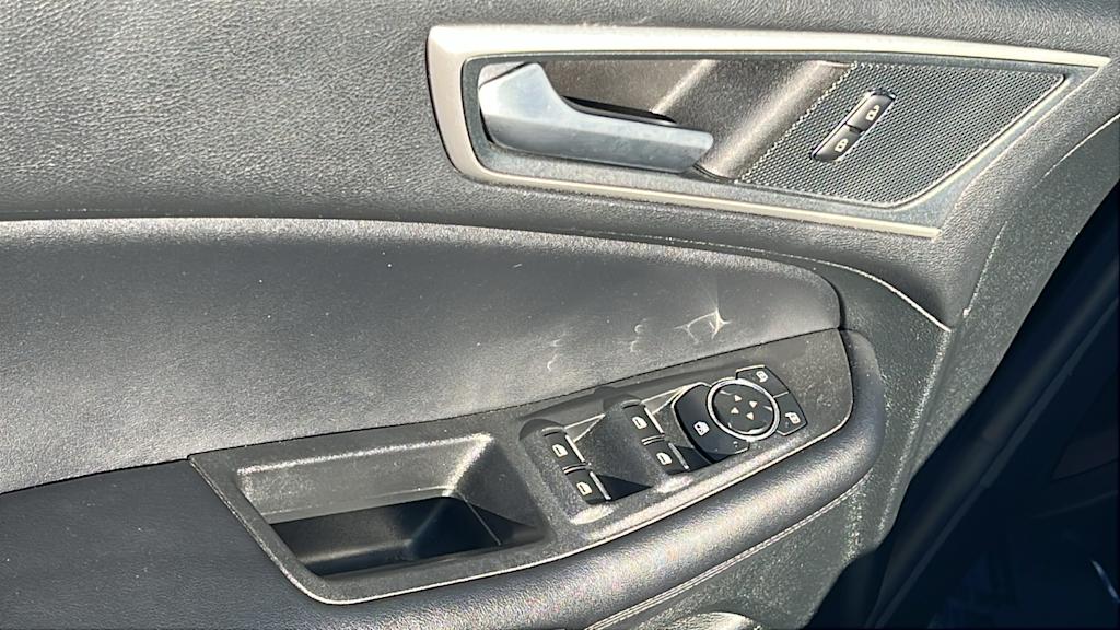 Thumbnail: 2023 Ford Edge - 27