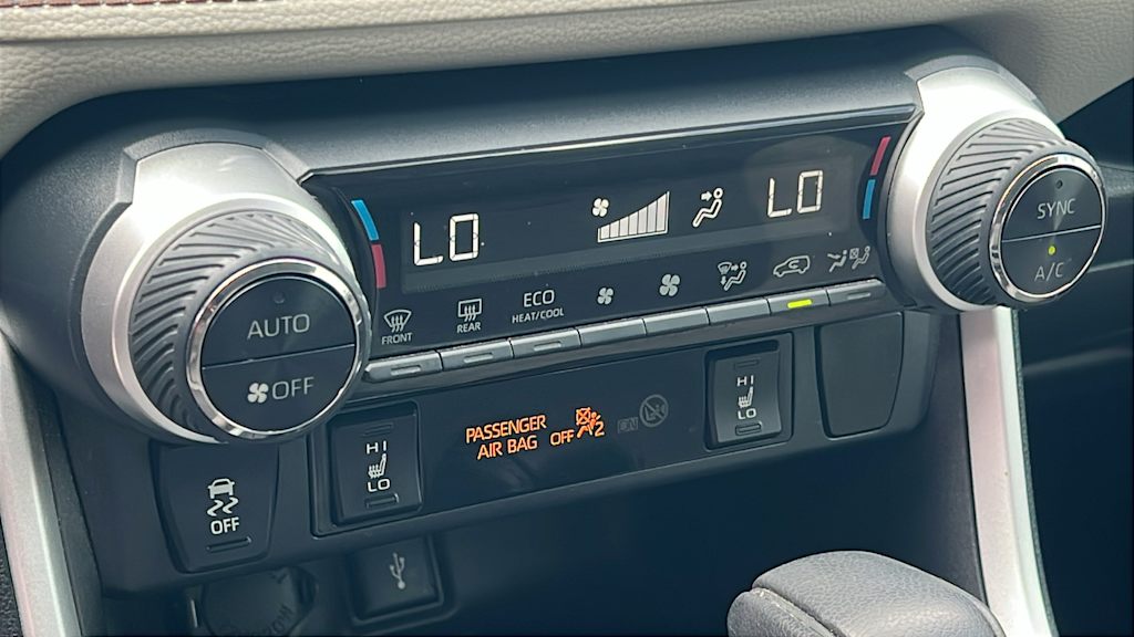 Thumbnail: 2020 Toyota RAV4 - 23