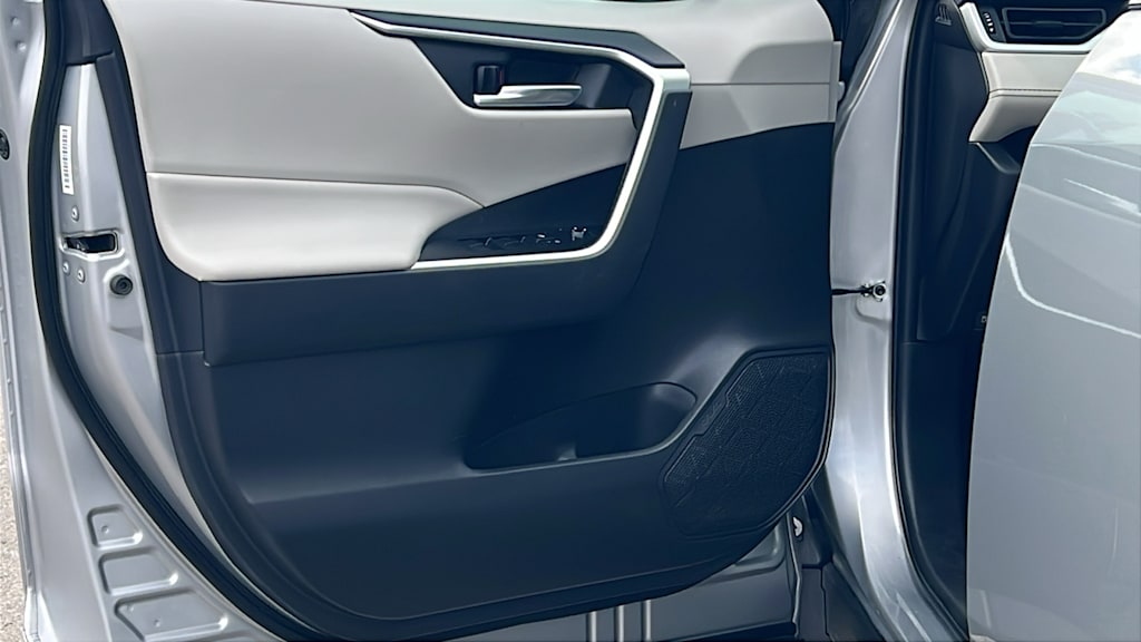 Thumbnail: 2020 Toyota RAV4 - 29