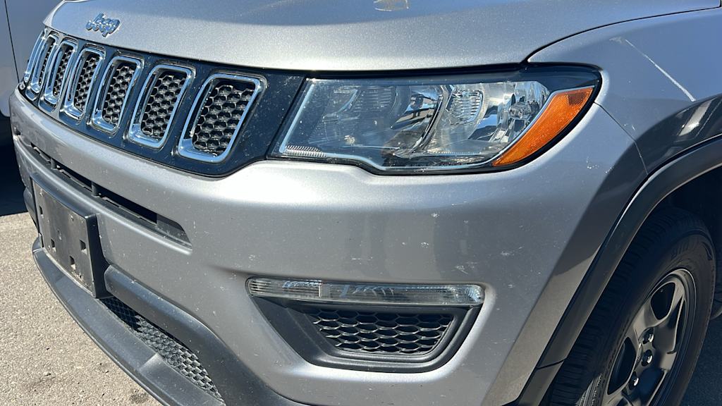 Thumbnail: 2018 Jeep Compass - 9