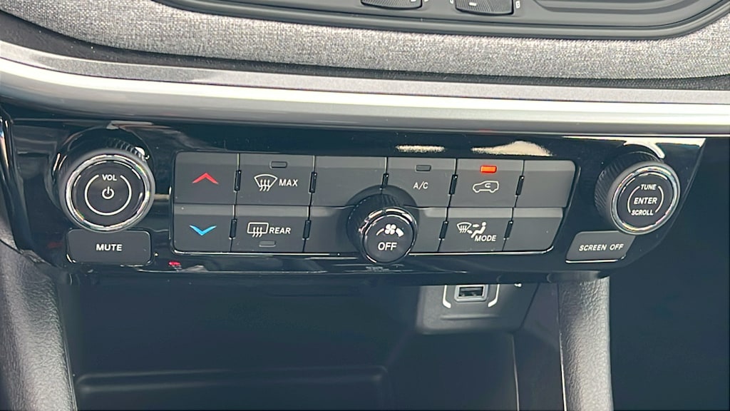 Thumbnail: 2025 Jeep Compass - 23