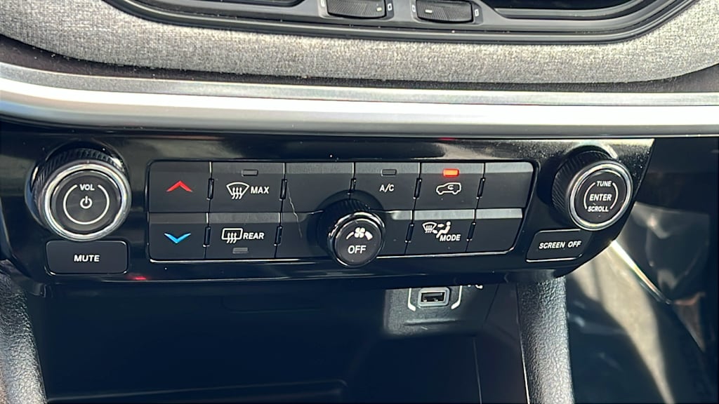Thumbnail: 2022 Jeep Compass - 23