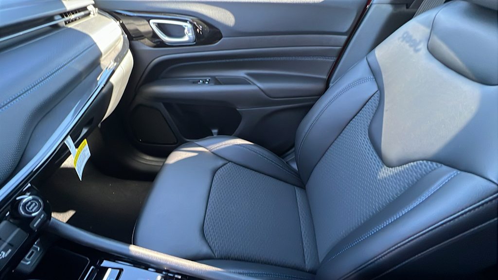 Thumbnail: 2026 Jeep Compass - 10