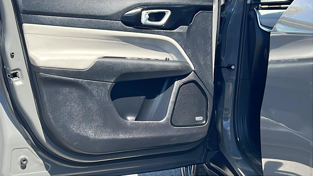 Thumbnail: 2022 Jeep Compass - 28