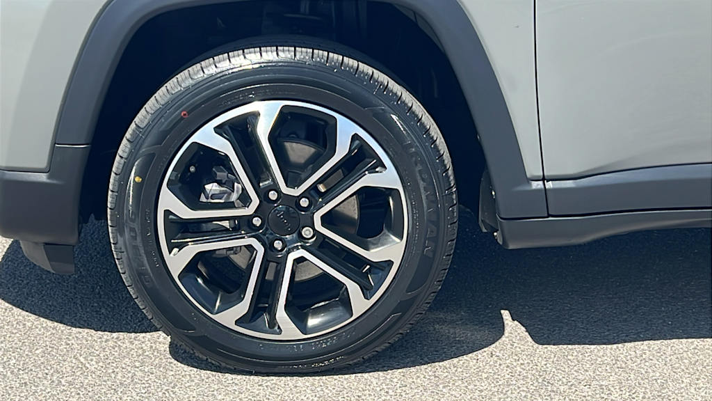 Thumbnail: 2022 Jeep Compass - 8