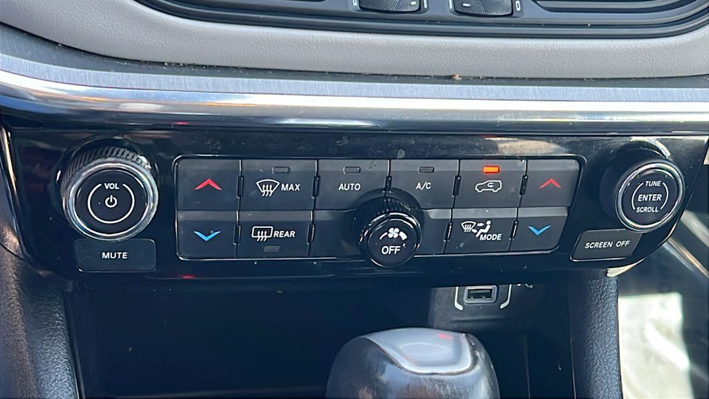 Thumbnail: 2022 Jeep Compass - 23