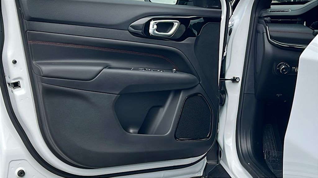 Thumbnail: 2026 Jeep Compass - 29