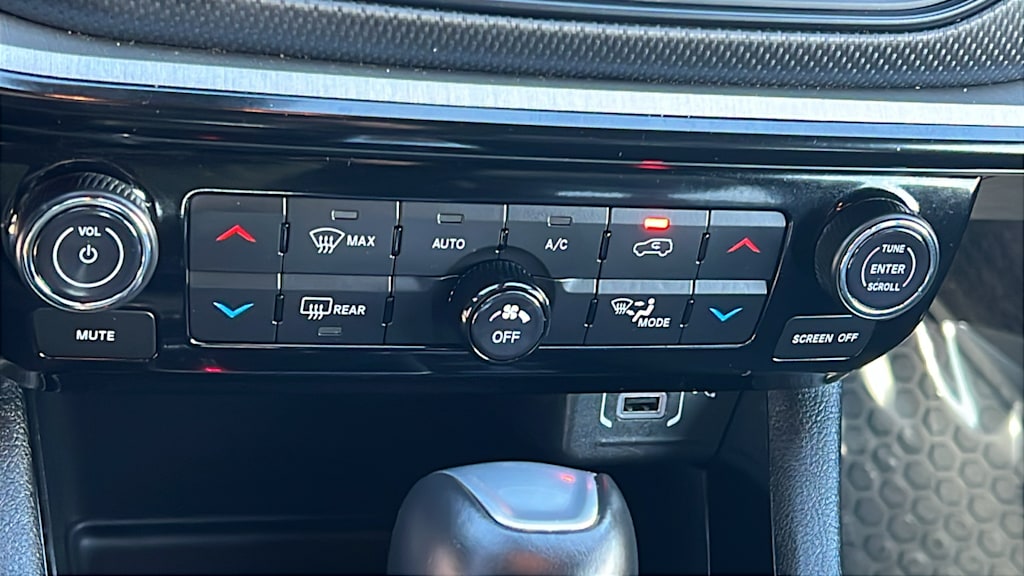 Thumbnail: 2025 Jeep Compass - 23