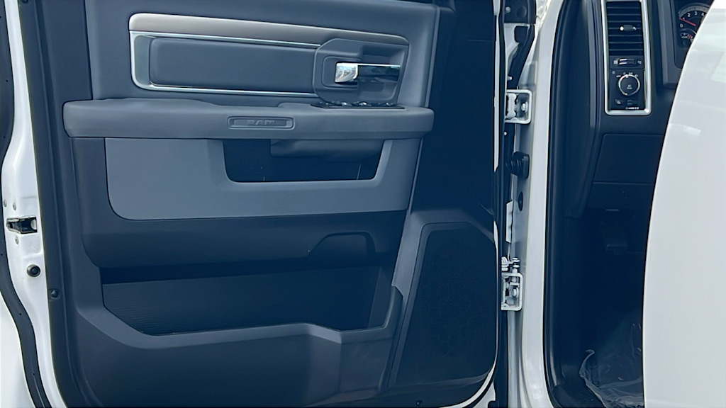 Thumbnail: 2016 RAM 3500 - 27