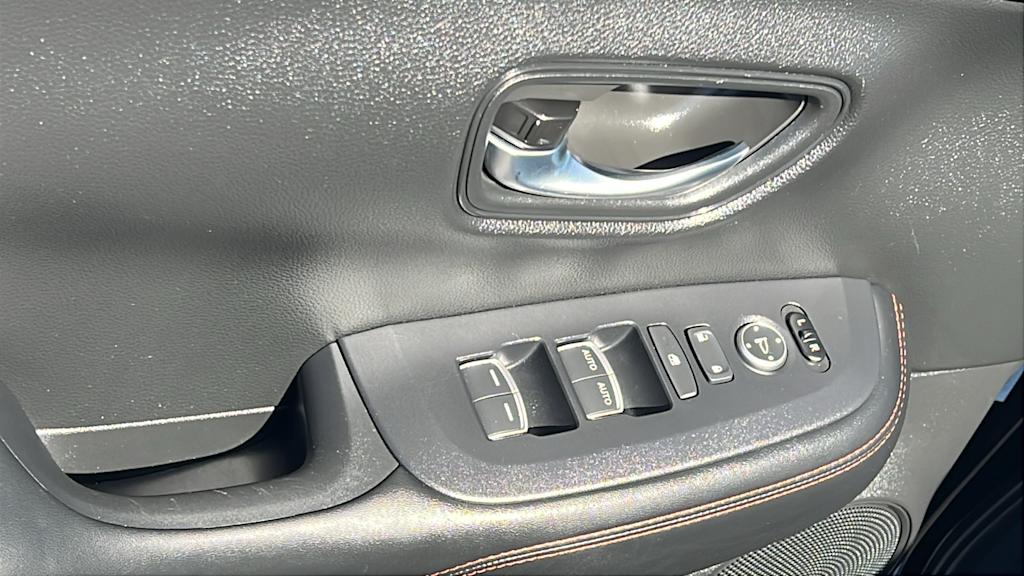 Thumbnail: 2025 Honda HR-V - 28