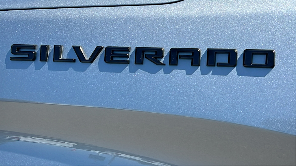 2023 Chevrolet Silverado 1500 Custom 7