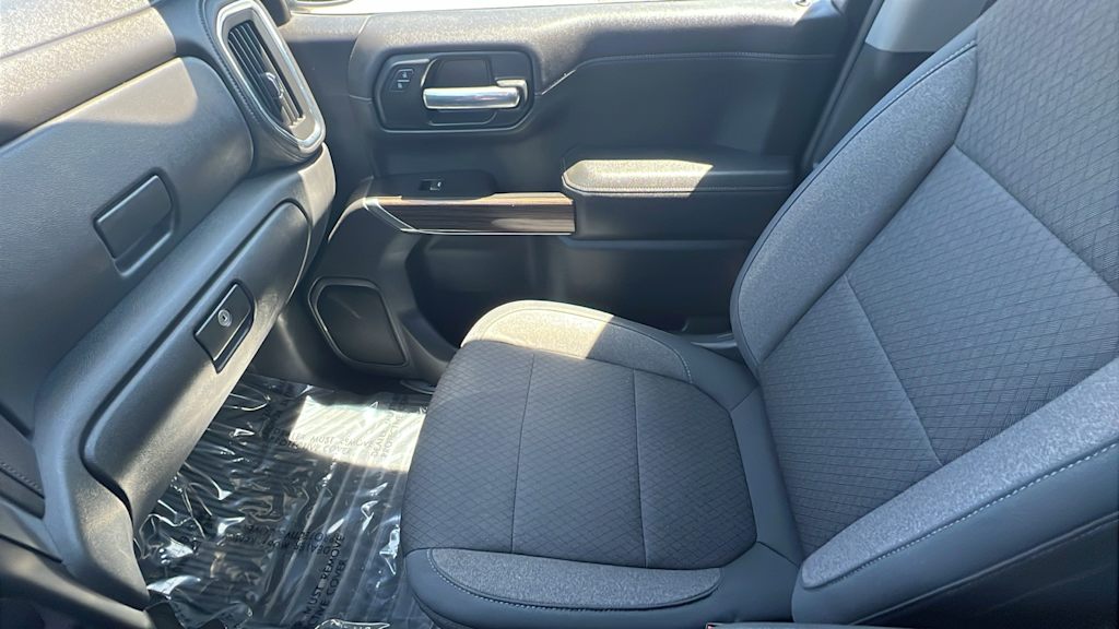 Thumbnail: 2019 Chevrolet Silverado 1500 - 11