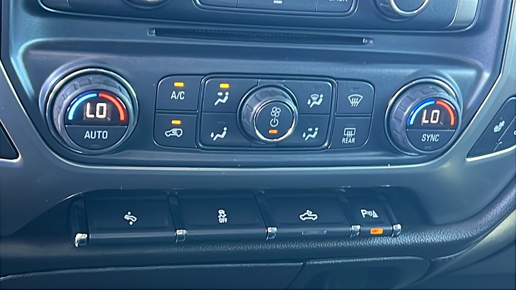 Thumbnail: 2018 Chevrolet Silverado 1500 - 23