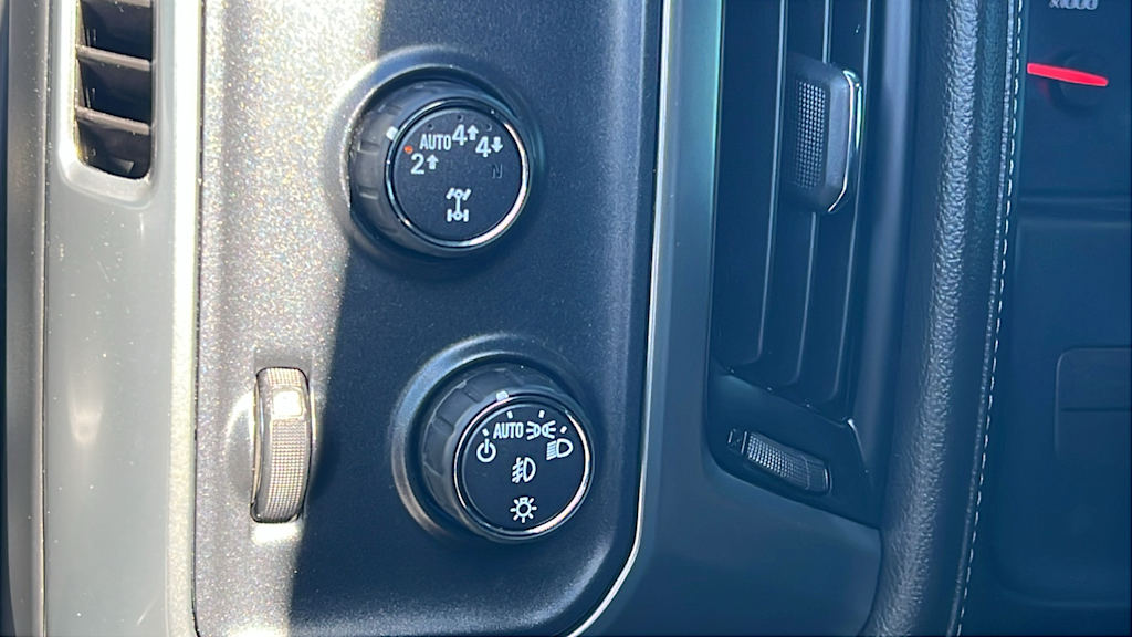 Thumbnail: 2018 Chevrolet Silverado 1500 - 30