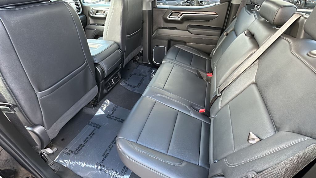 2024 GMC Sierra 1500 SLT 12