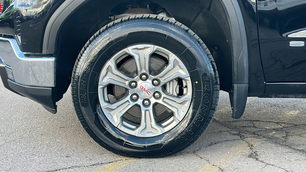 2024 GMC Sierra 1500 SLT 8