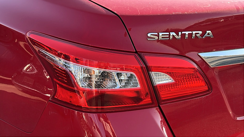 Thumbnail: 2019 Nissan Sentra - 10