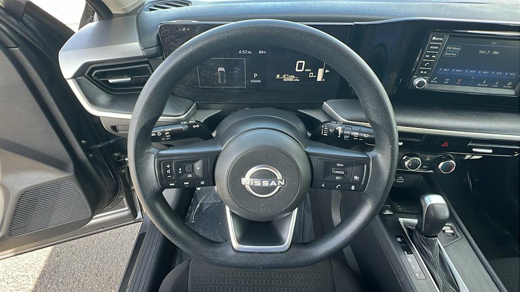 Thumbnail: 2025 Nissan Kicks - 9