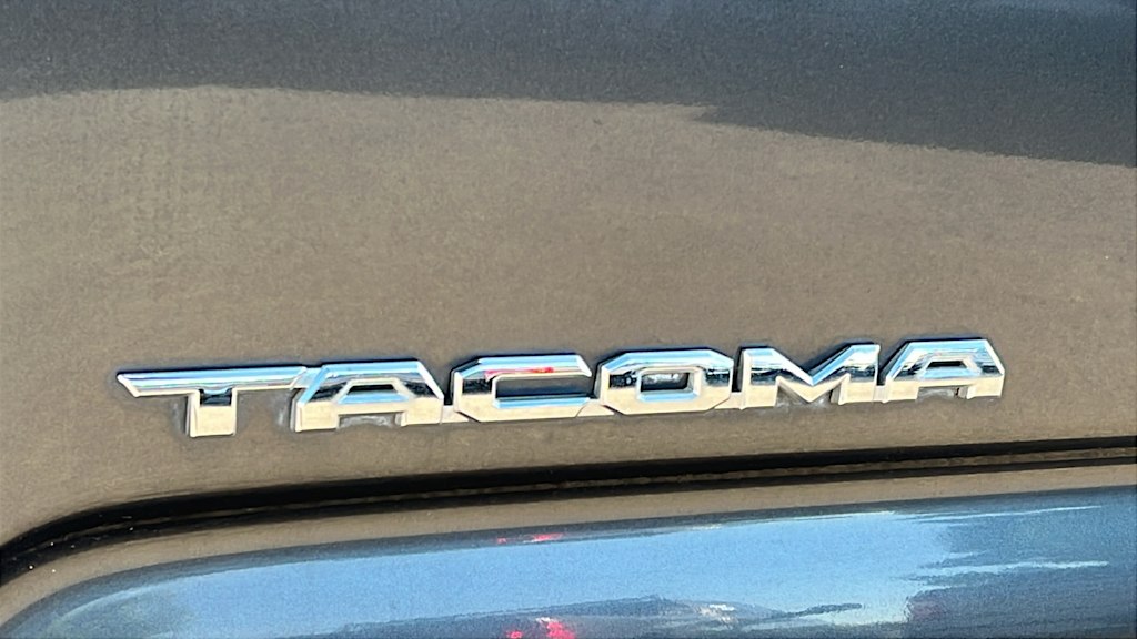 Thumbnail: 2016 Toyota Tacoma - 7