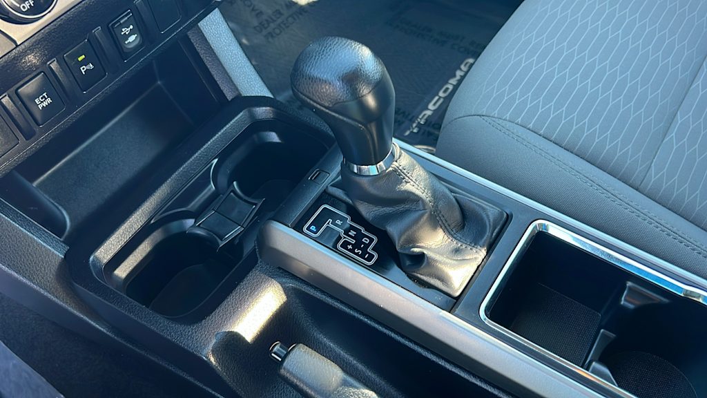 Thumbnail: 2016 Toyota Tacoma - 14