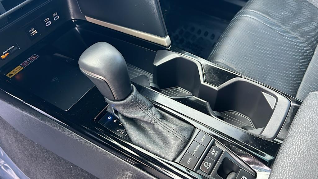 Thumbnail: 2025 Toyota Camry - 15