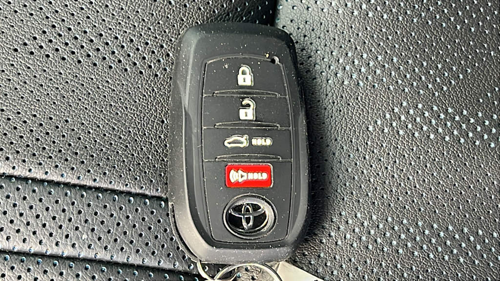 Thumbnail: 2025 Toyota Camry - 18