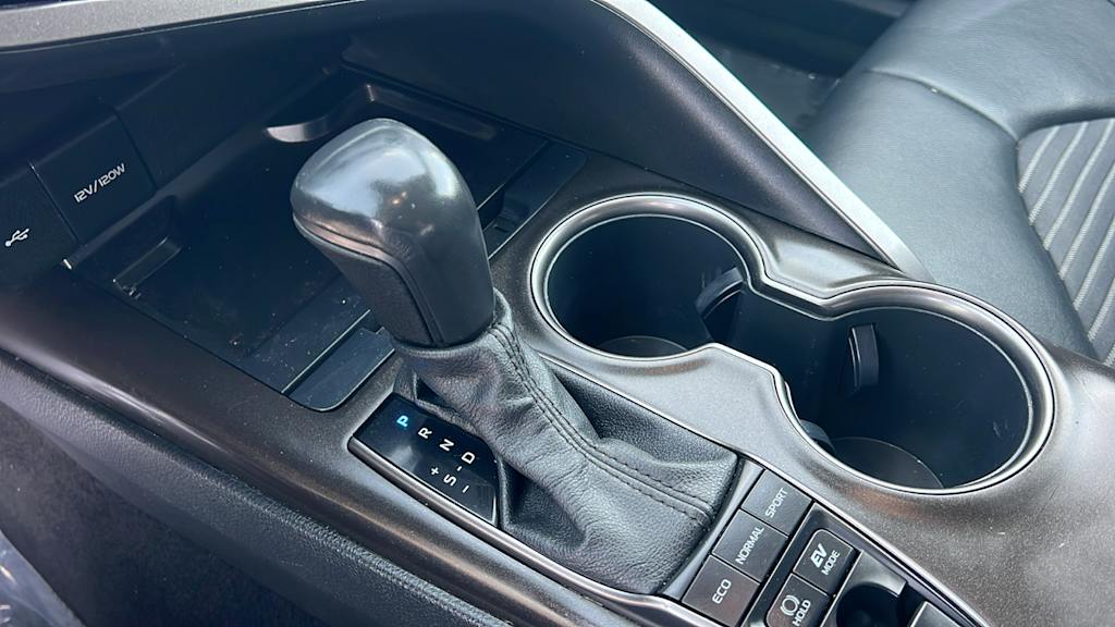 Thumbnail: 2022 Toyota Camry - 15