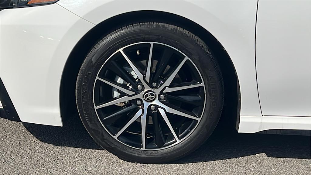Thumbnail: 2022 Toyota Camry - 8