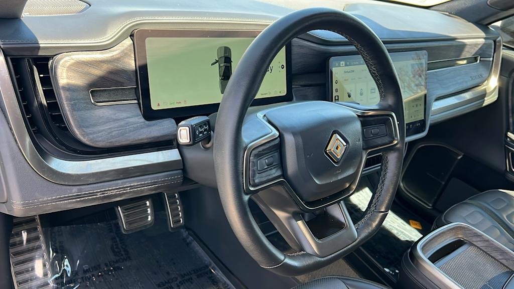 Thumbnail: 2022 Rivian R1T - 2