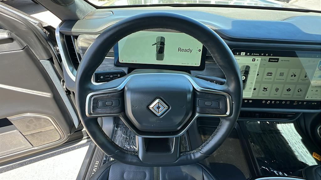 Thumbnail: 2022 Rivian R1T - 9