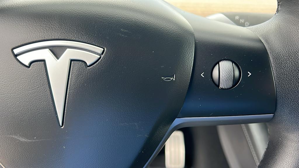 Thumbnail: 2025 Tesla Model Y - 25