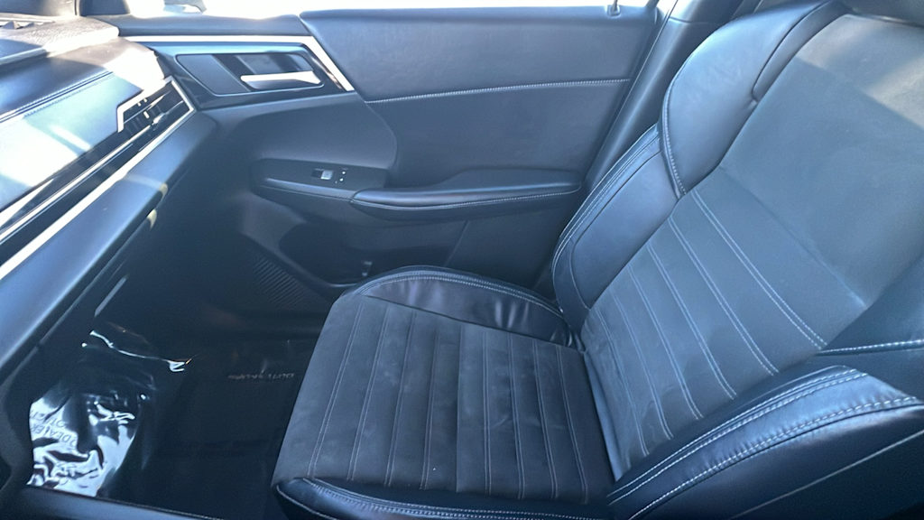 Thumbnail: 2022 Mitsubishi Outlander - 11