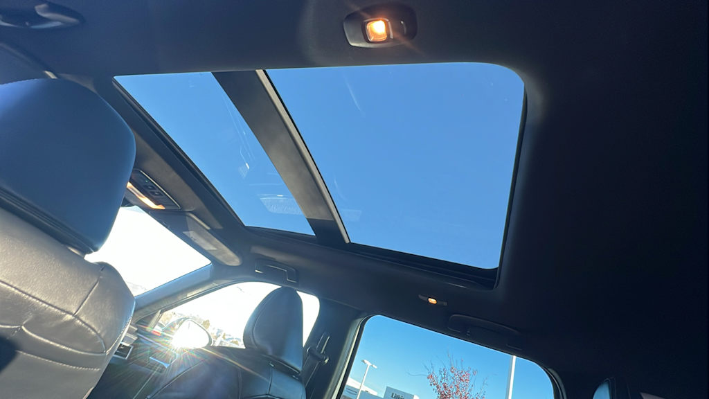 Thumbnail: 2022 Mitsubishi Outlander - 32